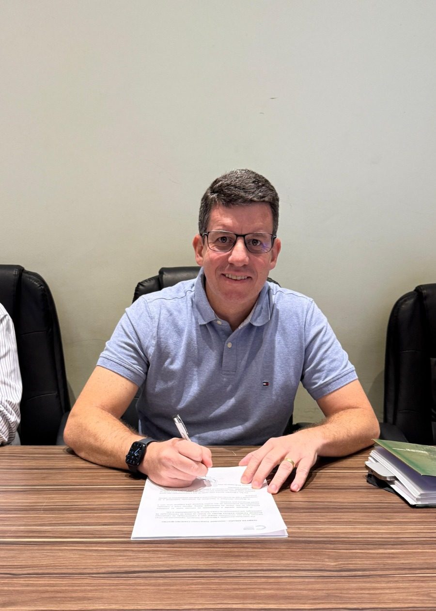 Petrópolis firma compromisso para reduzir emissões de carbono