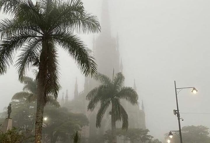 Frio chega mais cedo com previsão de aquecer o turismo em Petrópolis antes mesmo do início do inverno
