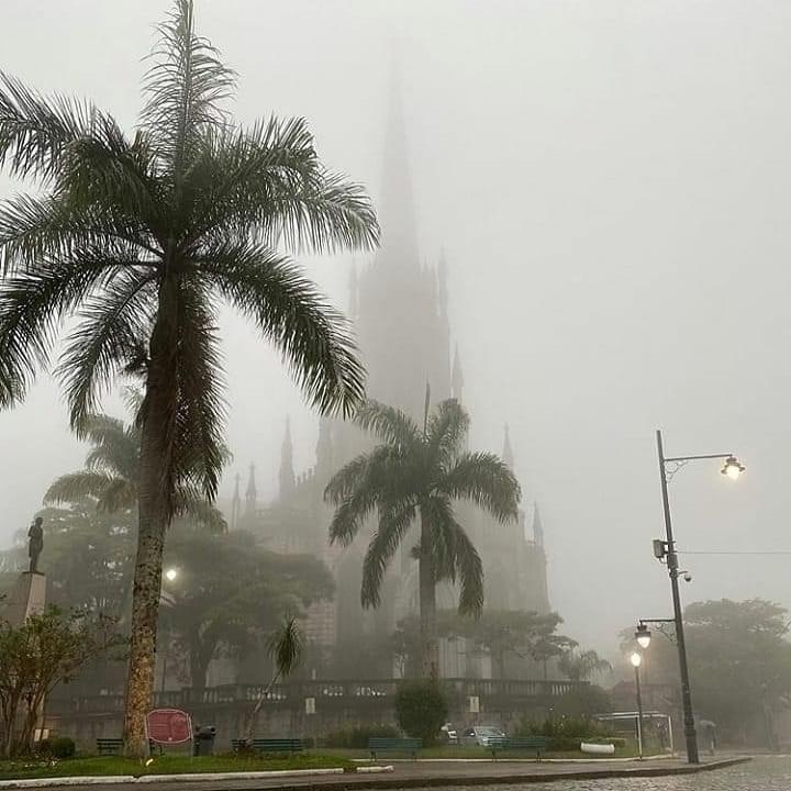 Frio chega mais cedo com previsão de aquecer o turismo em Petrópolis antes mesmo do início do inverno