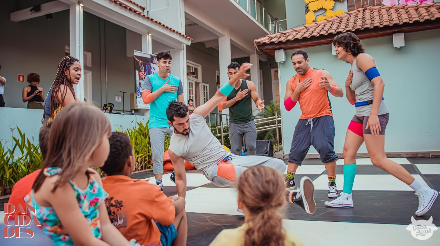 Espetáculo de dança infantil R.U.I.A – Realidade Ultrassônica de Invasão Aleatória chega à Petrópolis com proposta sensorial e imaginativa