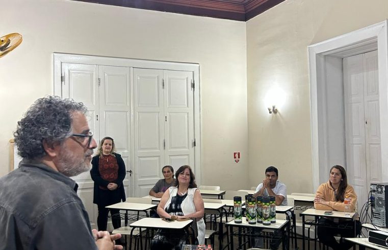 Aula inaugural marca início de nova turma e entrega de certificados de formação em Xadrez Escolar