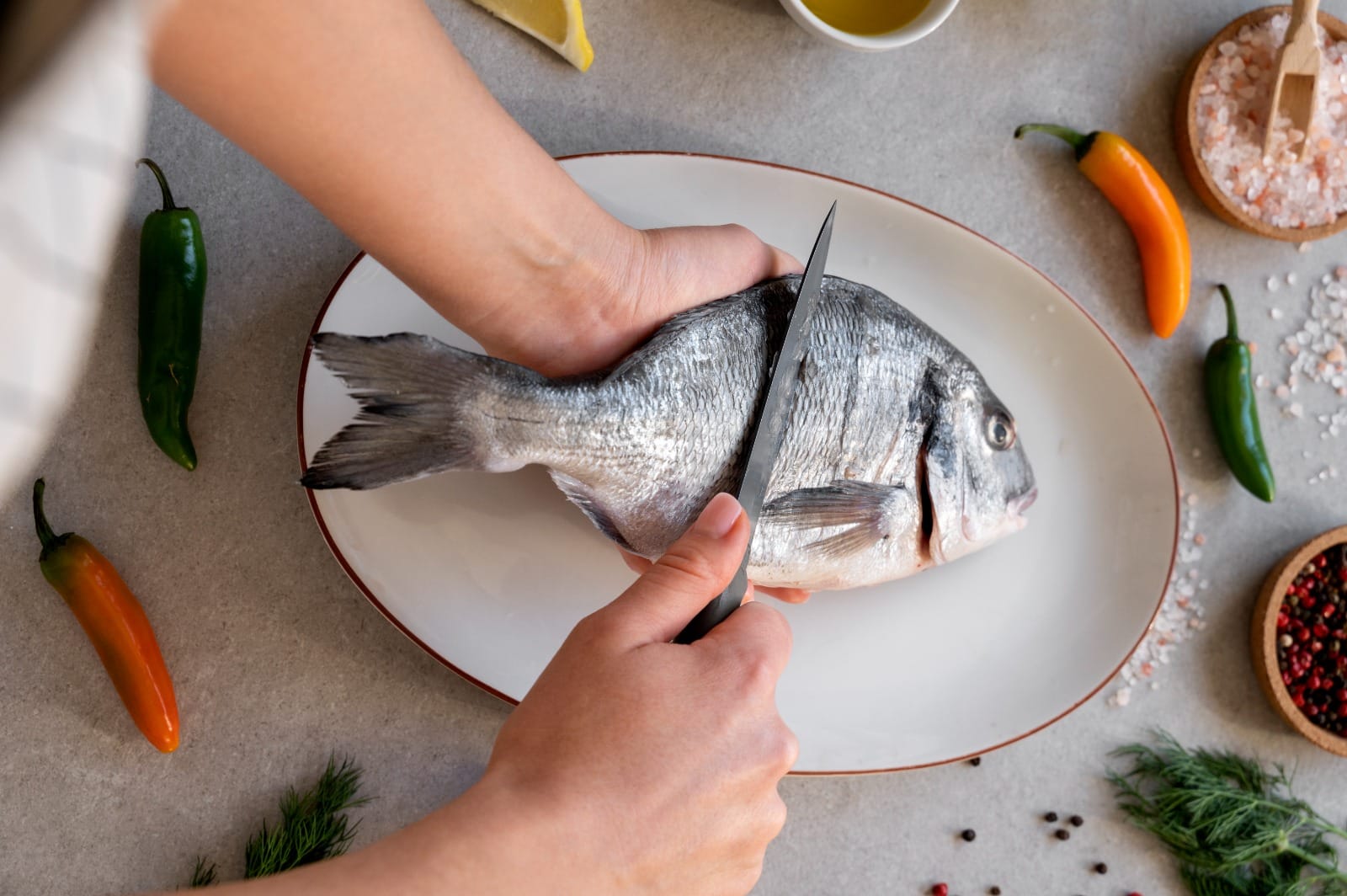Semana Santa: como manter a segurança alimentar no armazenamento e preparo de peixes e frutos do mar
