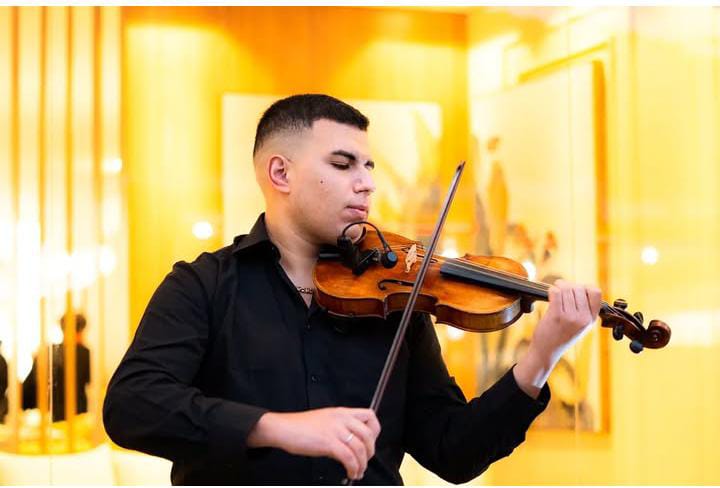 Gabriel Reis Custódio apresenta concerto de violino no segundo evento da série Concertos Quinzenais da Escola de Música Santa Cecília