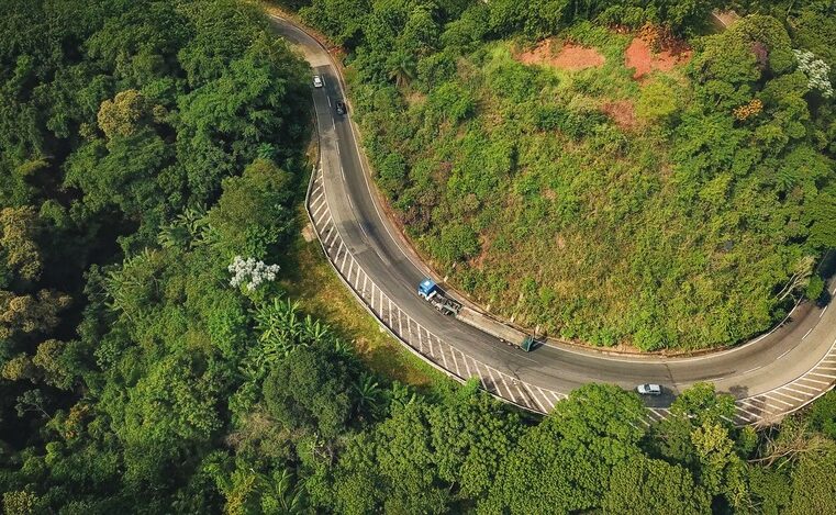 Concessionária ligada à Concer vence leilão para administrar a BR-040/495