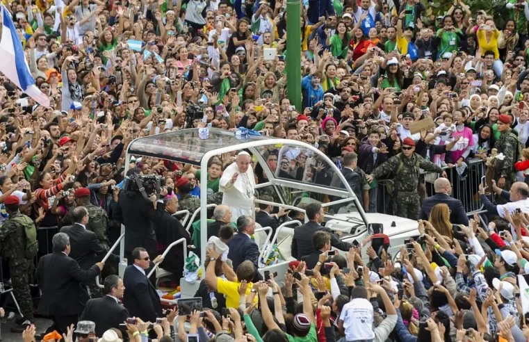 Visita do papa ao Brasil reuniu 3,7 milhões de pessoas no Rio em 2013
