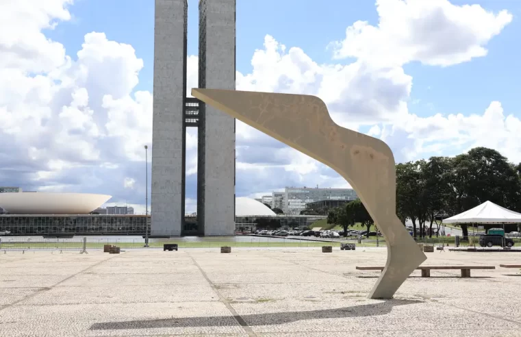 Praça dos 3 Poderes será reformada até o ano que vem