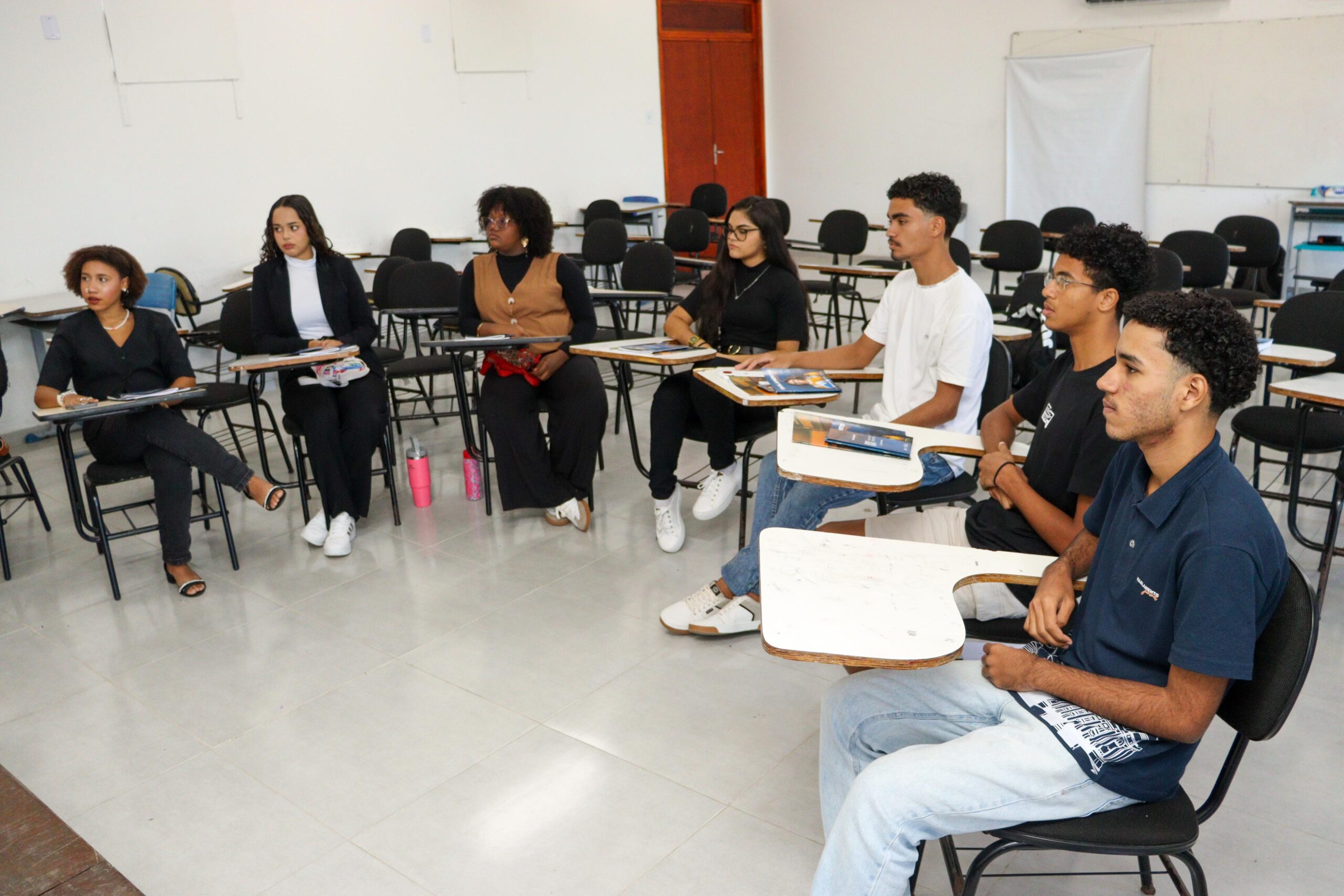 Alunos da rede estadual participam da Semana de Capacitação do Parlamento Juvenil 2025