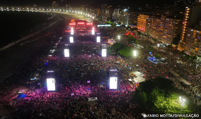 Show de Lady Gaga leva 2,1 milhões de pessoas para Copacabana