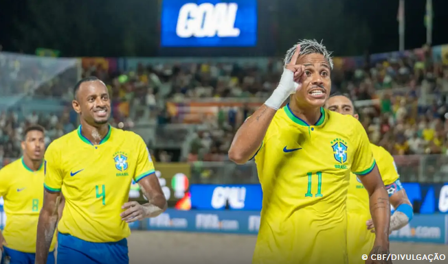 De forma dramática, Brasil vence Itália no Mundial de futebol de praia