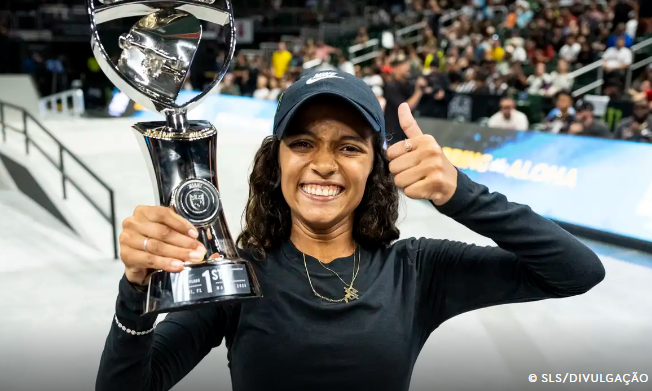 Rayssa Leal estreia na temporada da SLS com vitória na etapa de Miami