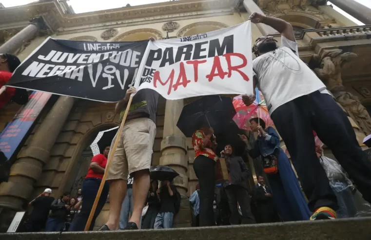 Risco de negro ser vítima de homicídio é 2,7 vezes maior no Brasil