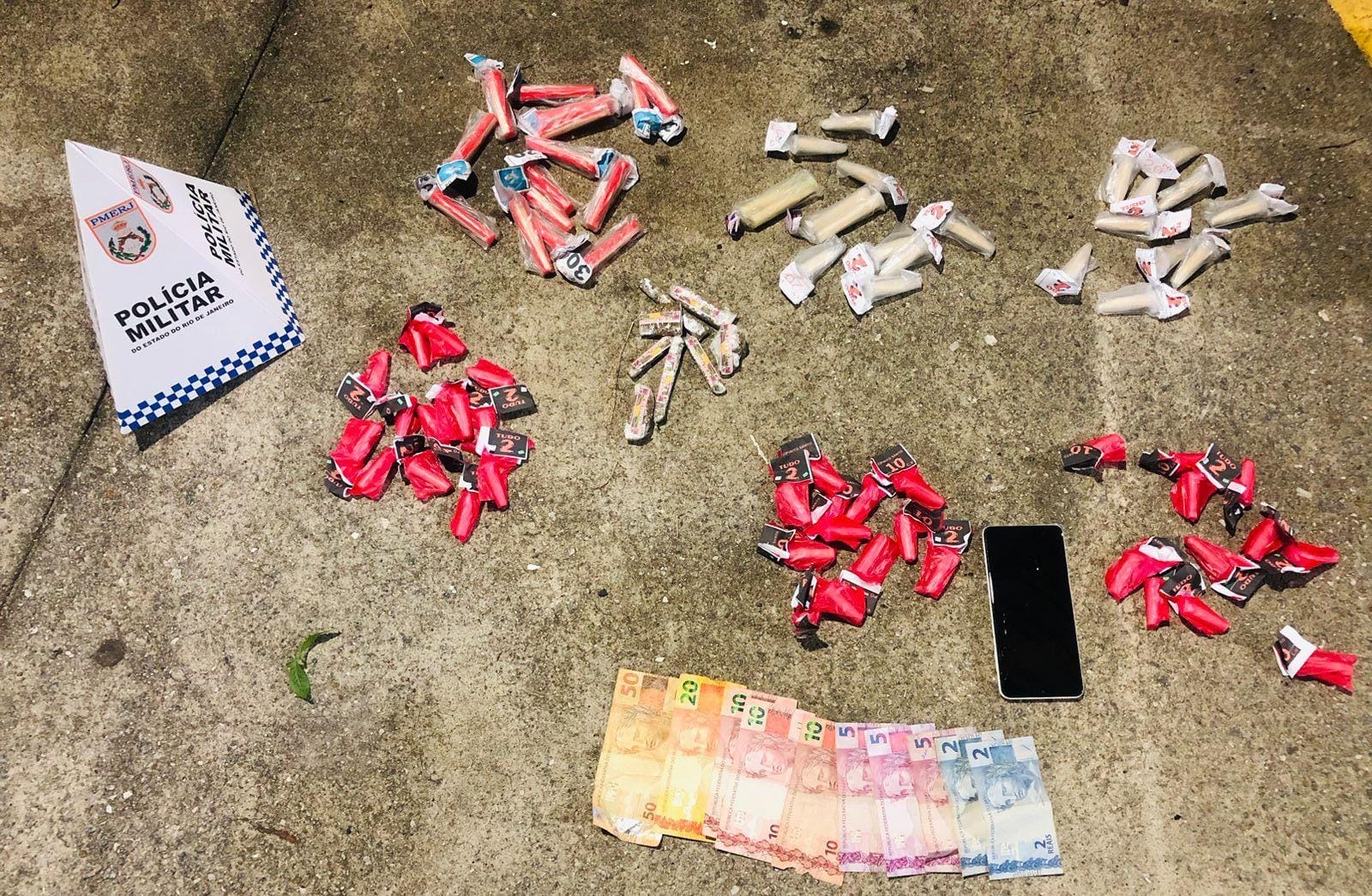 Três homens são presos por tráfico de drogas em Petrópolis