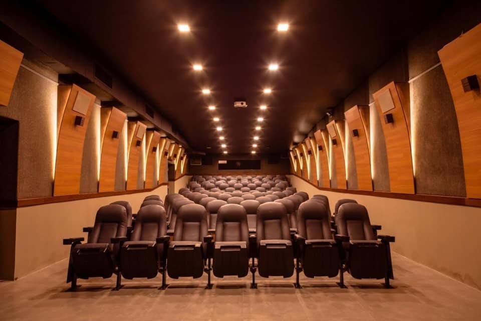 Rede Cinemaxx oferece ingresso gratuito para mães neste domingo em celebração ao Dia das Mães