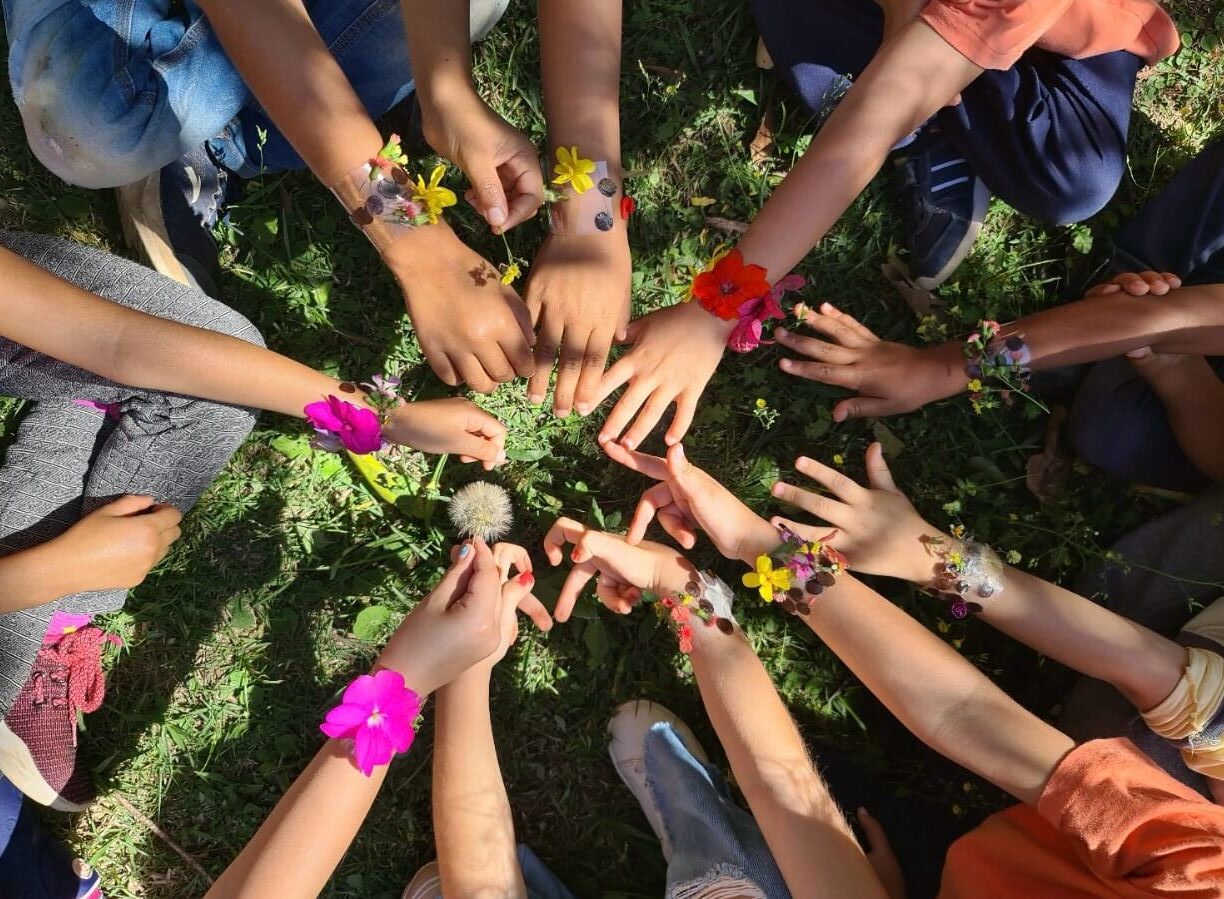 Curso de Bioarte propõe vivência sensível entre infância, arte e natureza no Vale do Cuiabá