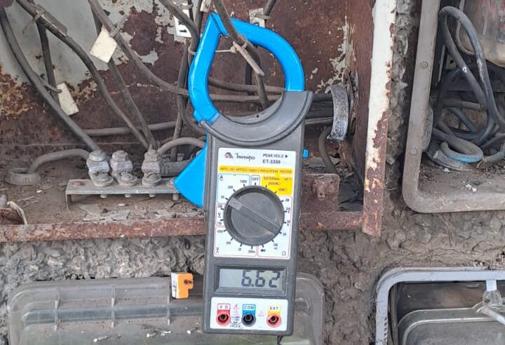 Operação da Enel em Petrópolis remove ‘gato’ de energia que alimentava loja de materiais de construção e residência em Itaipava