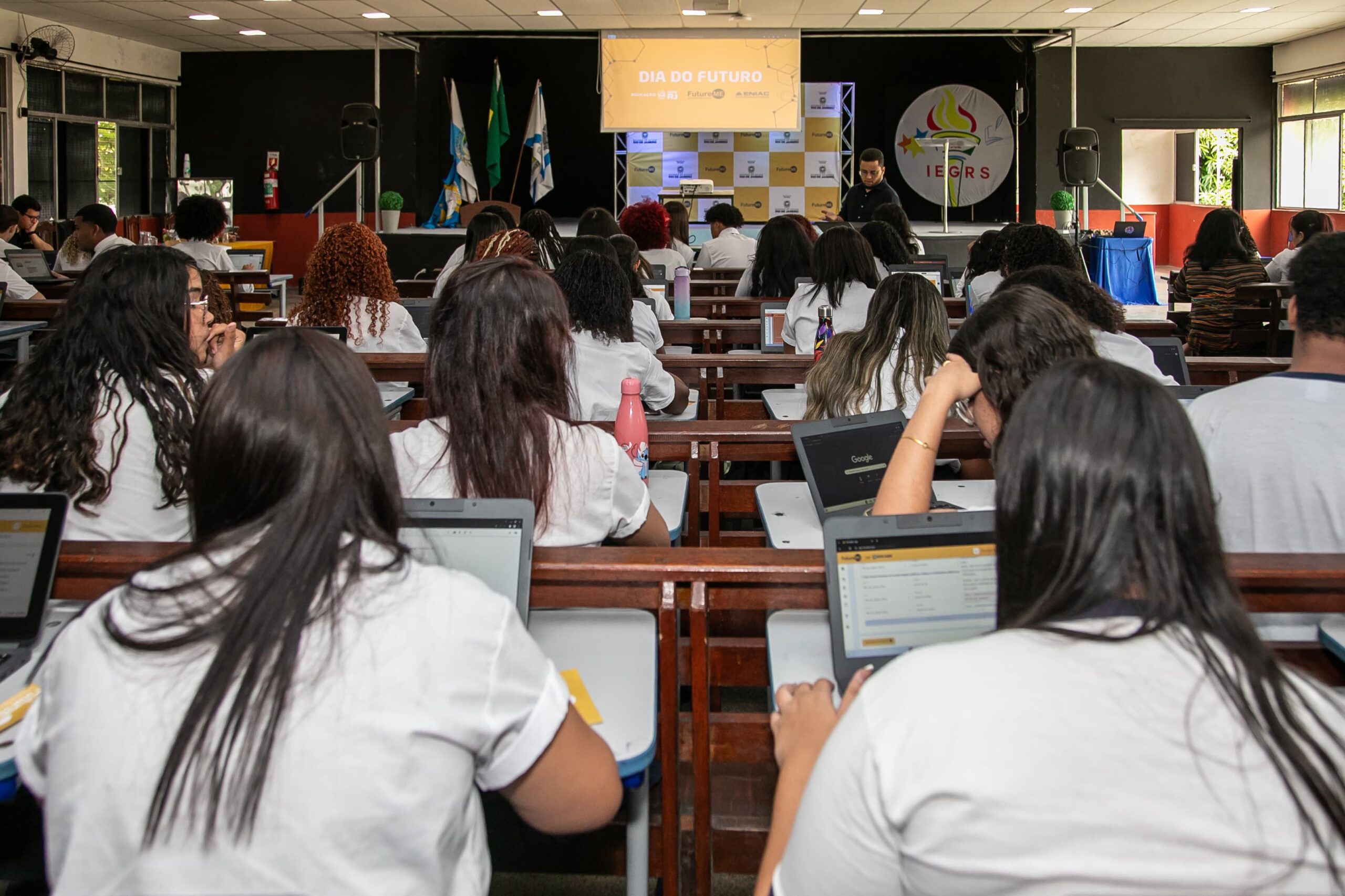 Secretaria de Educação lança plataforma on-line para oferecer orientação vocacional para mais de 100 mil estudantes da rede estadual do Rio
